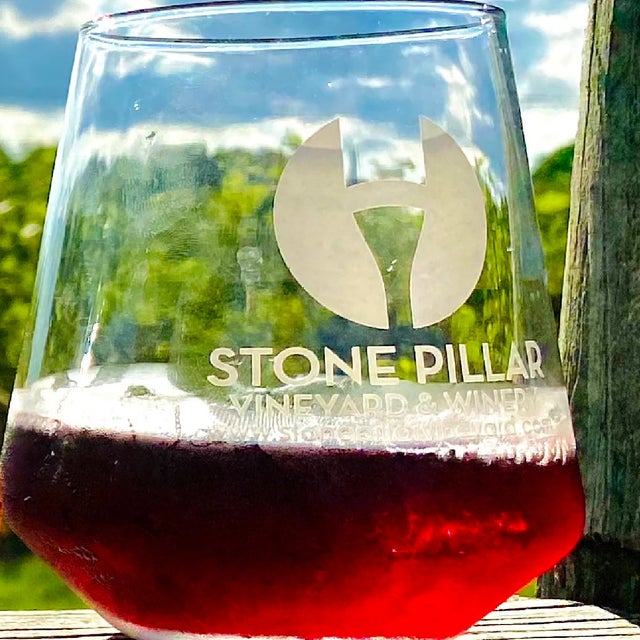 Red Wine Stone Pillar Vineyard & Winery